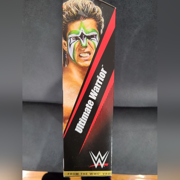Ultimate Warrior - WWE From the Vault Ringside Exclusive Series 1 - Picture 2 of 3